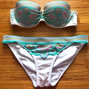 Victoria’s Secret Paisley bandeau set